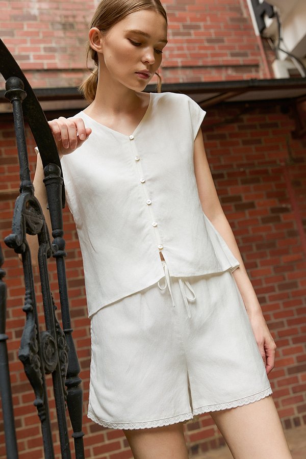 BELLA LACE TRIM DRAWSTRING LINEN SHORTS