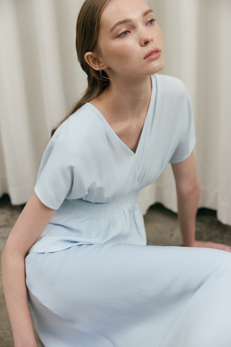 ANIKA PIN TUCK LINEN TOP