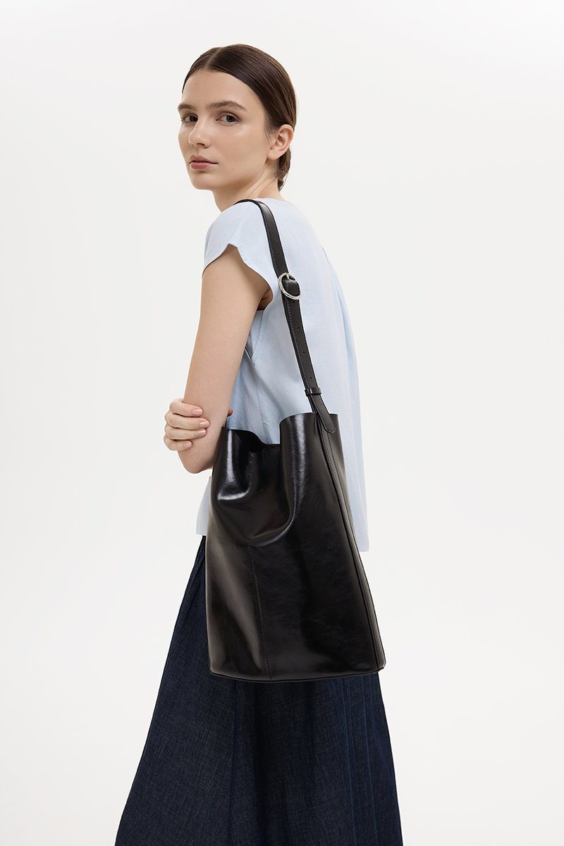 RUELLE LEATHER BUCKET BAG