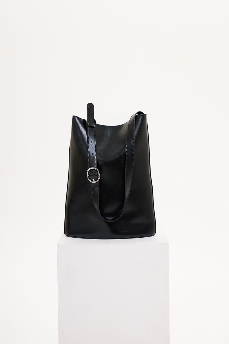 RUELLE LEATHER BUCKET BAG