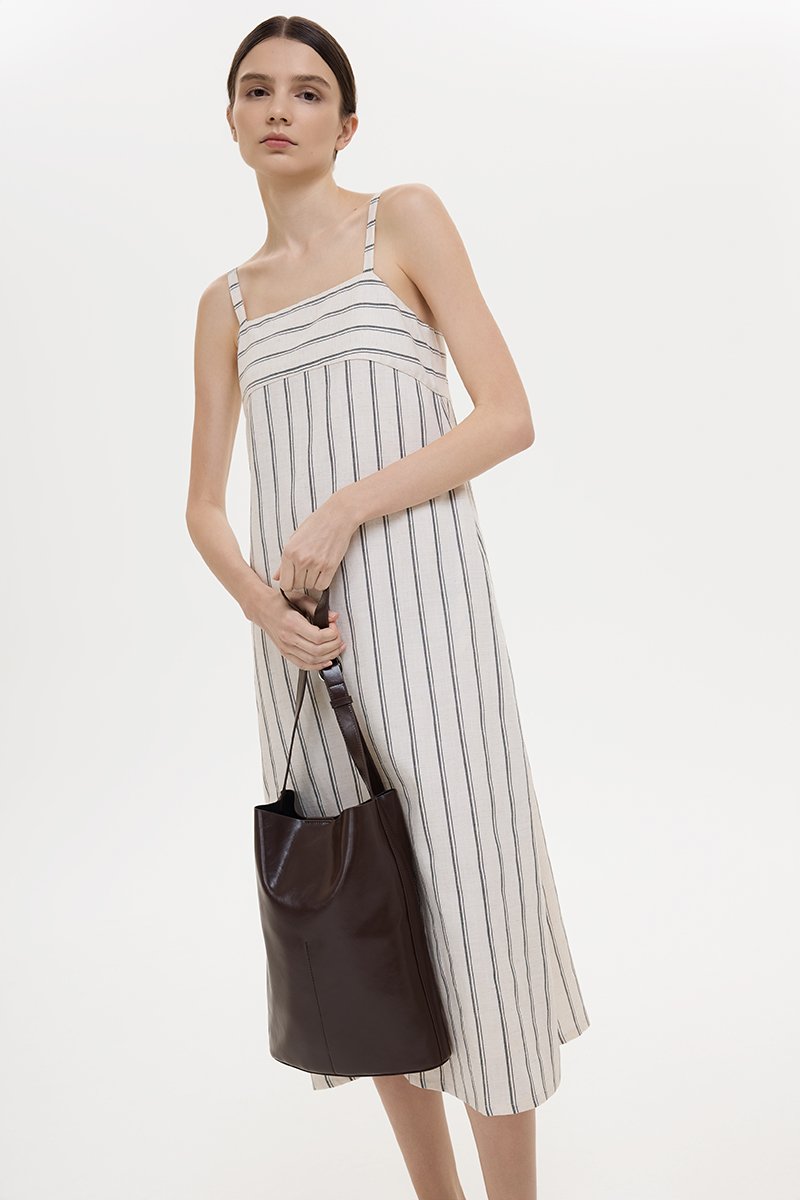 RUELLE LEATHER BUCKET BAG