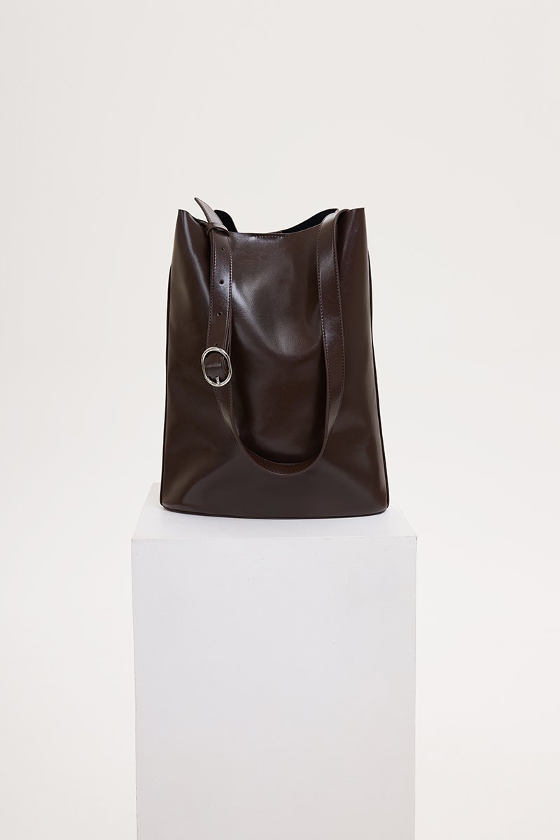 RUELLE LEATHER BUCKET BAG