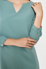 JAEDA CUTOUT NECKLINE SHIFT DRESS