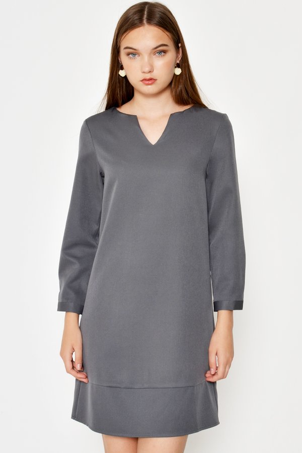 JAEDA CUTOUT NECKLINE SHIFT DRESS JAEDA CUTOUT NECKLINE SHIFT DRESS
