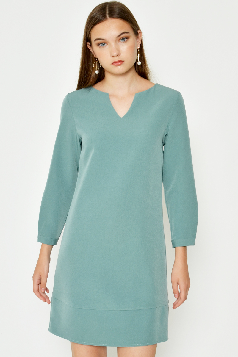 JAEDA CUTOUT NECKLINE SHIFT DRESS