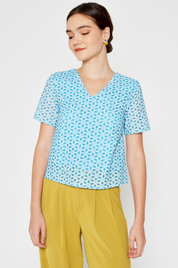 COLSEN EYELET TOP