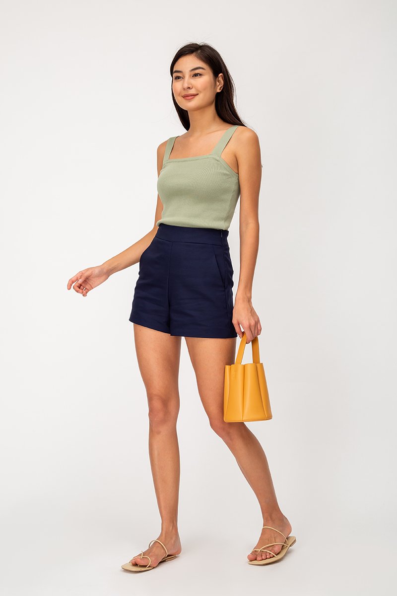LEIA BASIC HIGHWAIST SHORTS
