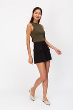 HOLLY SLANT POCKET SHORTS