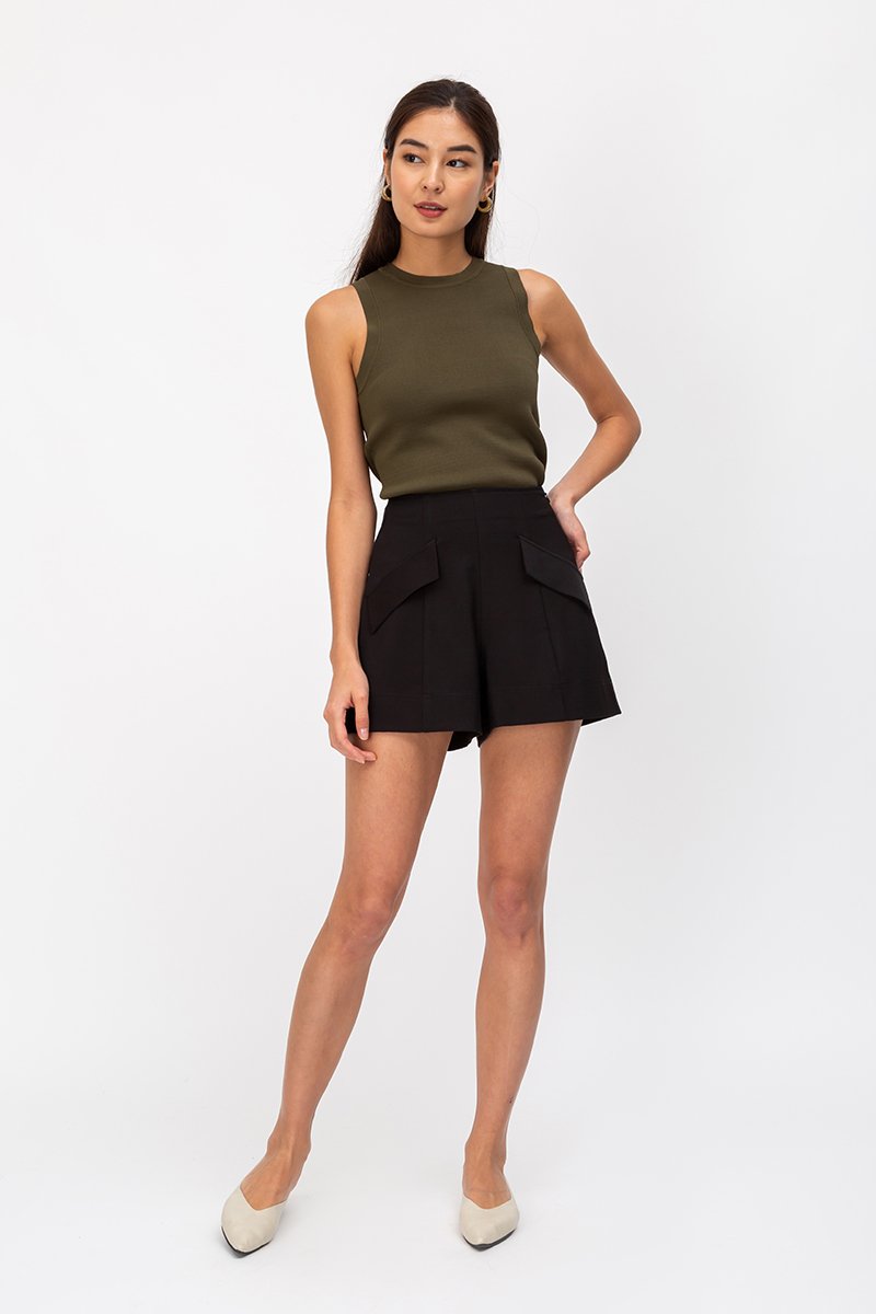 HOLLY SLANT POCKET SHORTS