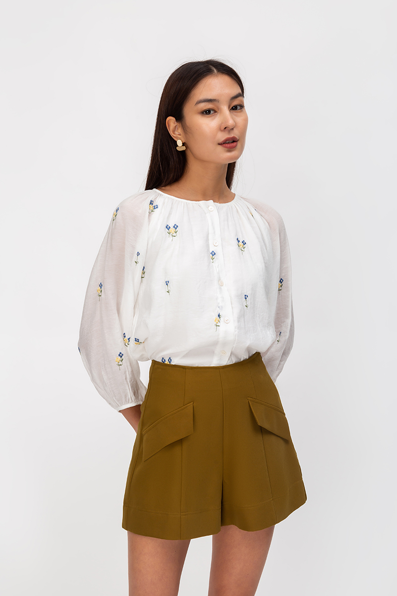 REIYA FLORAL EMBROIDERED BILLOWY BLOUSE