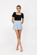 BIANCA JACQUARD HIGHWAIST SHORTS BIANCA JACQUARD HIGHWAIST SHORTS