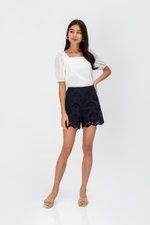 SHIRLYN EMBROIDERED SCALLOP HEM SHORTS SHIRLYN EMBROIDERED SCALLOP HEM SHORTS