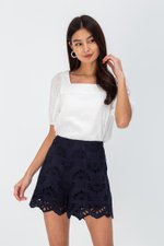 SHIRLYN EMBROIDERED SCALLOP HEM SHORTS SHIRLYN EMBROIDERED SCALLOP HEM SHORTS