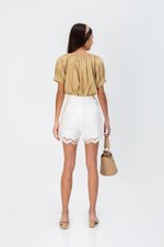 SHIRLYN EMBROIDERED SCALLOP HEM SHORTS SHIRLYN EMBROIDERED SCALLOP HEM SHORTS