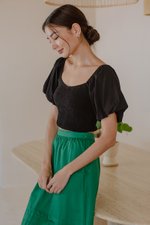 AMALIE PUFFED SLEEVES SMOCKED CROP TOP