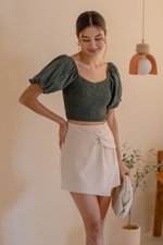 AMALIE PUFFED SLEEVES SMOCKED CROP TOP