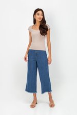 SORELLE DIAMOND NECKLINE KNIT TOP