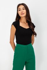 SORELLE DIAMOND NECKLINE KNIT TOP
