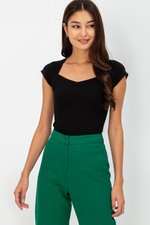 SORELLE DIAMOND NECKLINE KNIT TOP