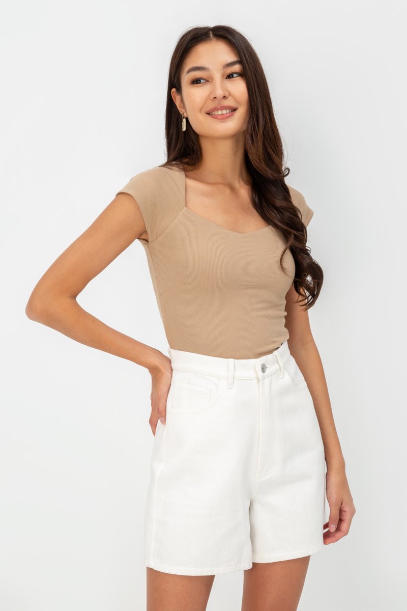 SORELLE DIAMOND NECKLINE KNIT TOP