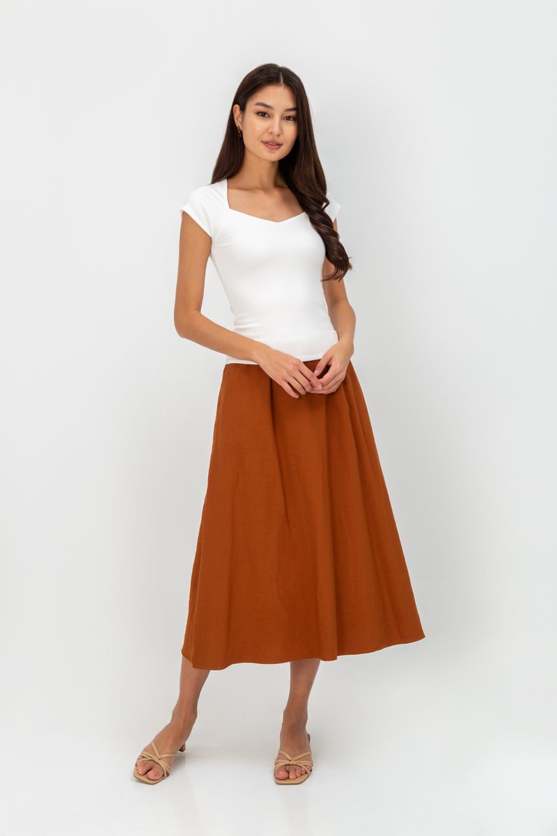 SORELLE DIAMOND NECKLINE KNIT TOP
