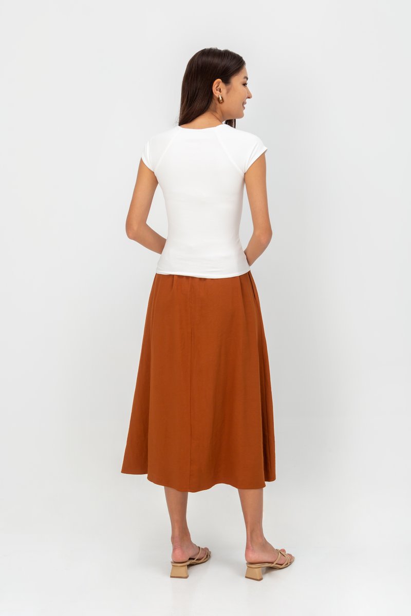 SORELLE DIAMOND NECKLINE KNIT TOP