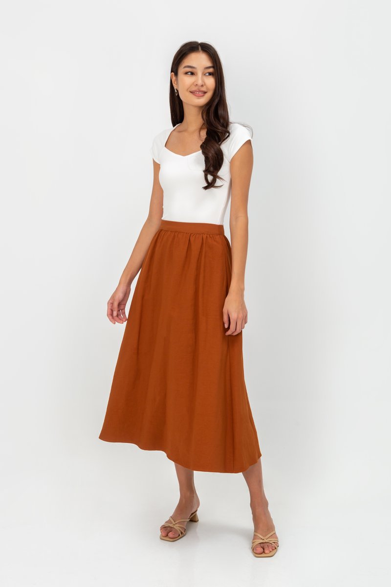 SORELLE DIAMOND NECKLINE KNIT TOP