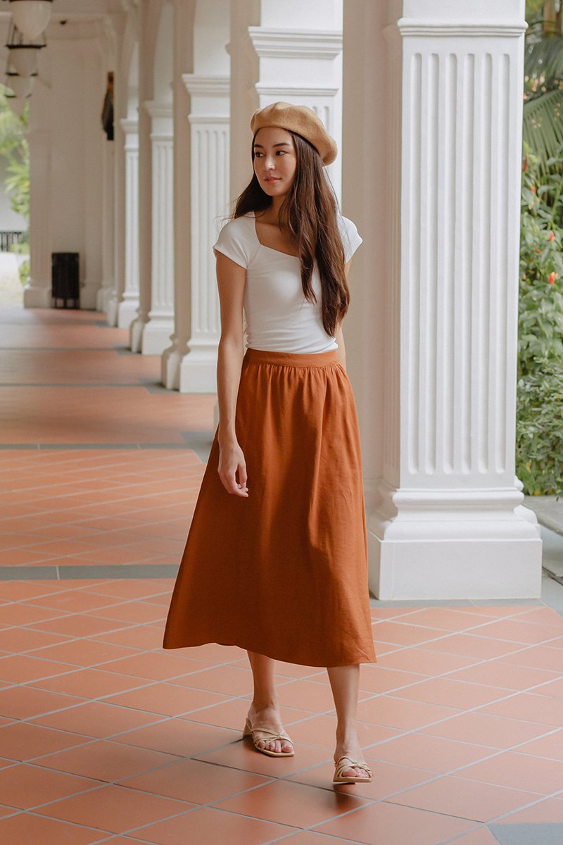 SORELLE DIAMOND NECKLINE KNIT TOP