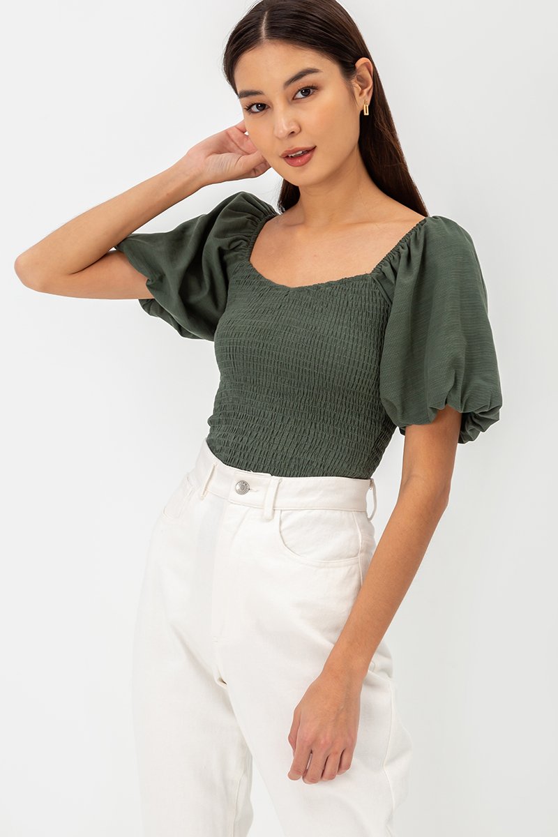 AMAELIA PUFF SLEEVE SMOCKED TOP