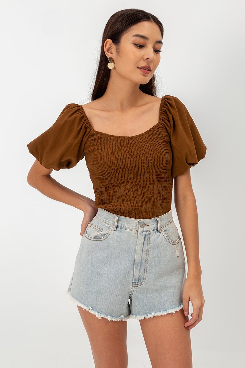 AMAELIA PUFF SLEEVE SMOCKED TOP