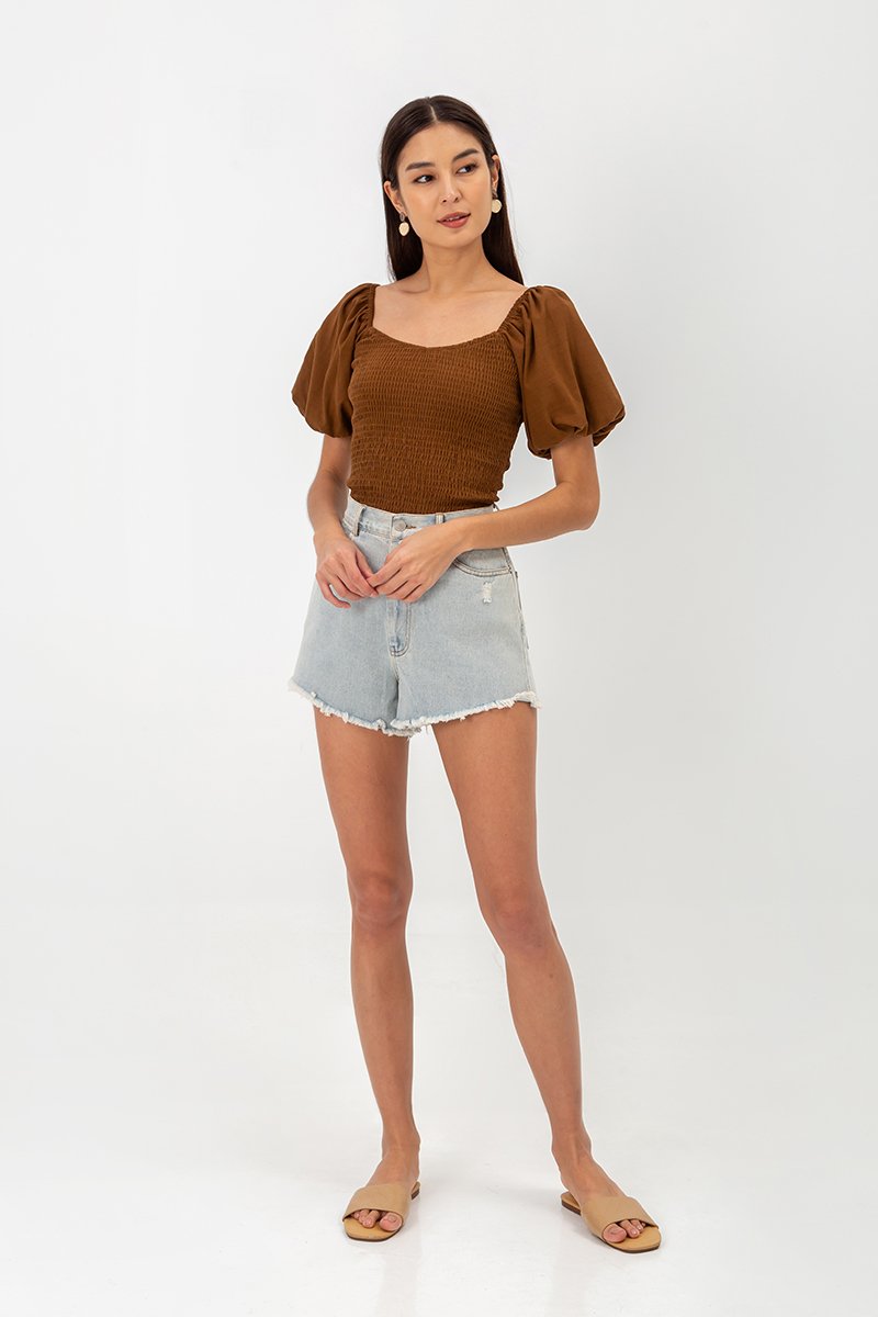 AMAELIA PUFF SLEEVE SMOCKED TOP