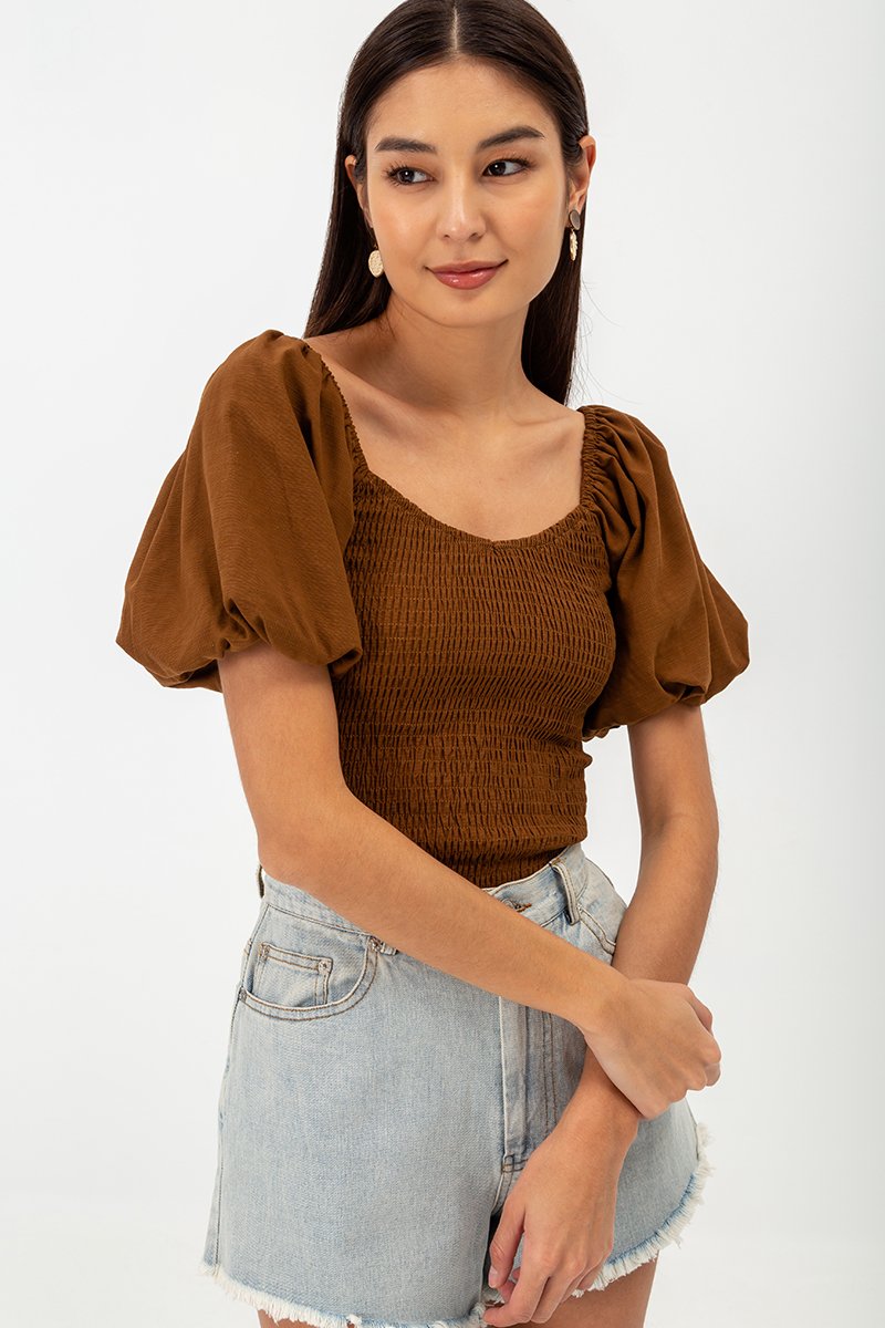 AMAELIA PUFF SLEEVE SMOCKED TOP
