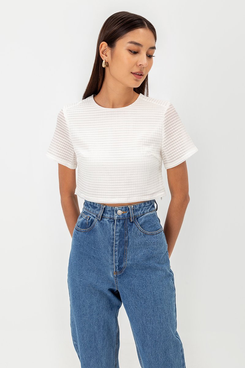 LERANE TEXTURED BOXY CROP TOP