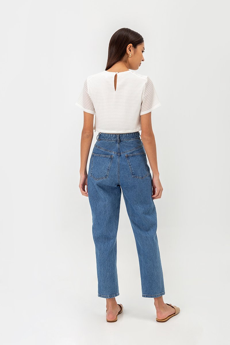 LERANE TEXTURED BOXY CROP TOP