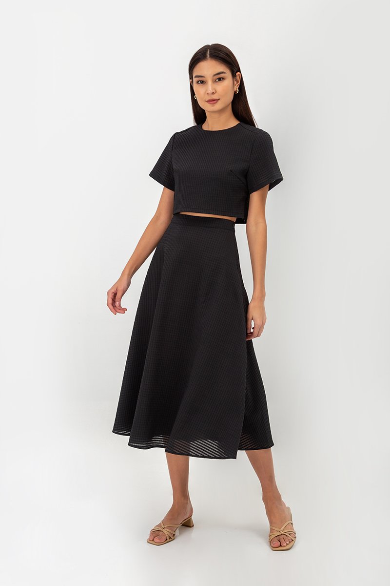 LERANE TEXTURED BOXY CROP TOP