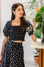 DASHA FLORAL SMOCKED PUFF SLEEVE TOP DASHA FLORAL SMOCKED PUFF SLEEVE TOP