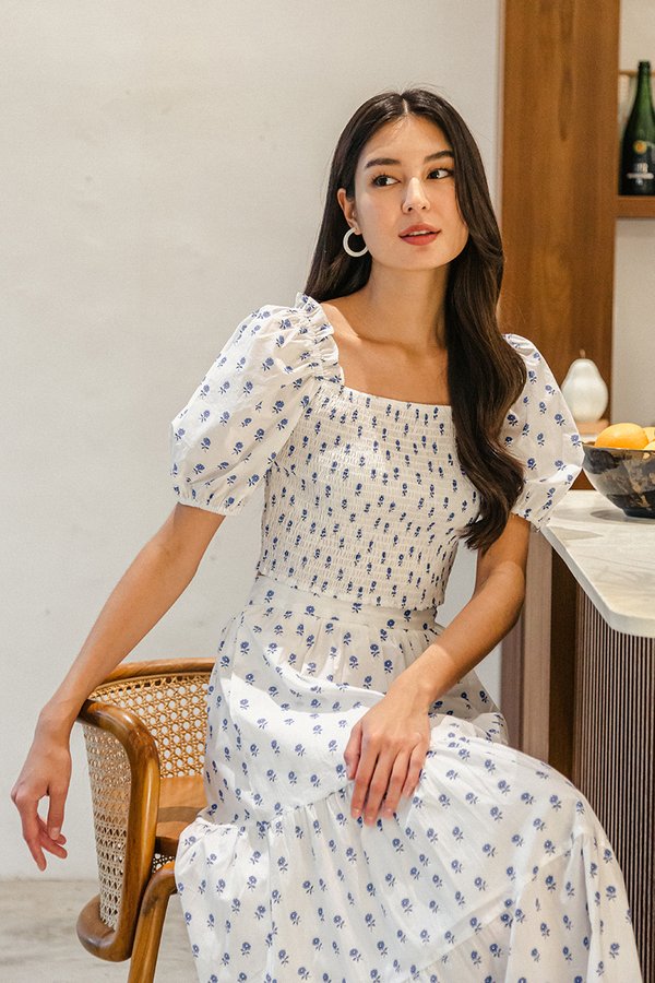 DASHA FLORAL SMOCKED PUFF SLEEVE TOP DASHA FLORAL SMOCKED PUFF SLEEVE TOP