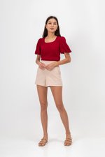 LICIA TEXTURED SCOOP NECK PUFF SLEEVE TOP