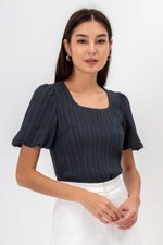 LICIA TEXTURED SCOOP NECK PUFF SLEEVE TOP