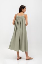 FAWN MUSLIN SCOOP NECK FLARED MAXI DRESS W SASH
