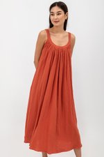 FAWN MUSLIN SCOOP NECK FLARED MAXI DRESS W SASH