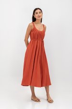 FAWN MUSLIN SCOOP NECK FLARED MAXI DRESS W SASH