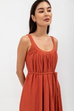 FAWN MUSLIN SCOOP NECK FLARED MAXI DRESS W SASH