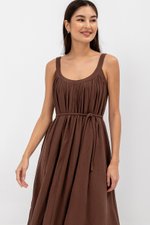 FAWN MUSLIN SCOOP NECK FLARED MAXI DRESS W SASH