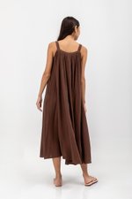 FAWN MUSLIN SCOOP NECK FLARED MAXI DRESS W SASH