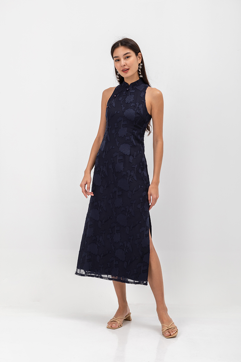 YARA FLORAL TEXTURED SHEATH MIDI CHEONGSAM