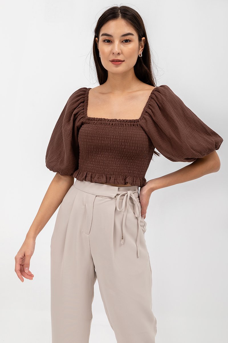 INARA MUSLIN SMOCKED PUFF SLEEVE CROP TOP