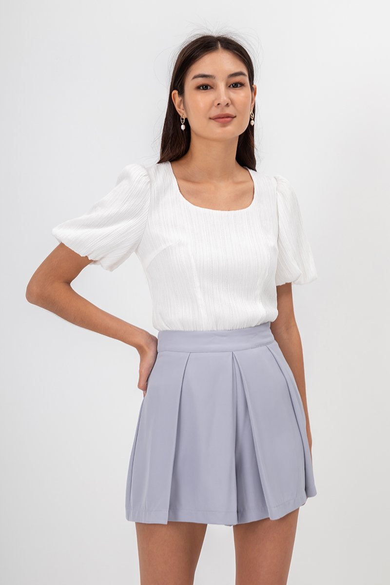 LICIA TEXTURED SCOOP NECK PUFF SLEEVE TOP
