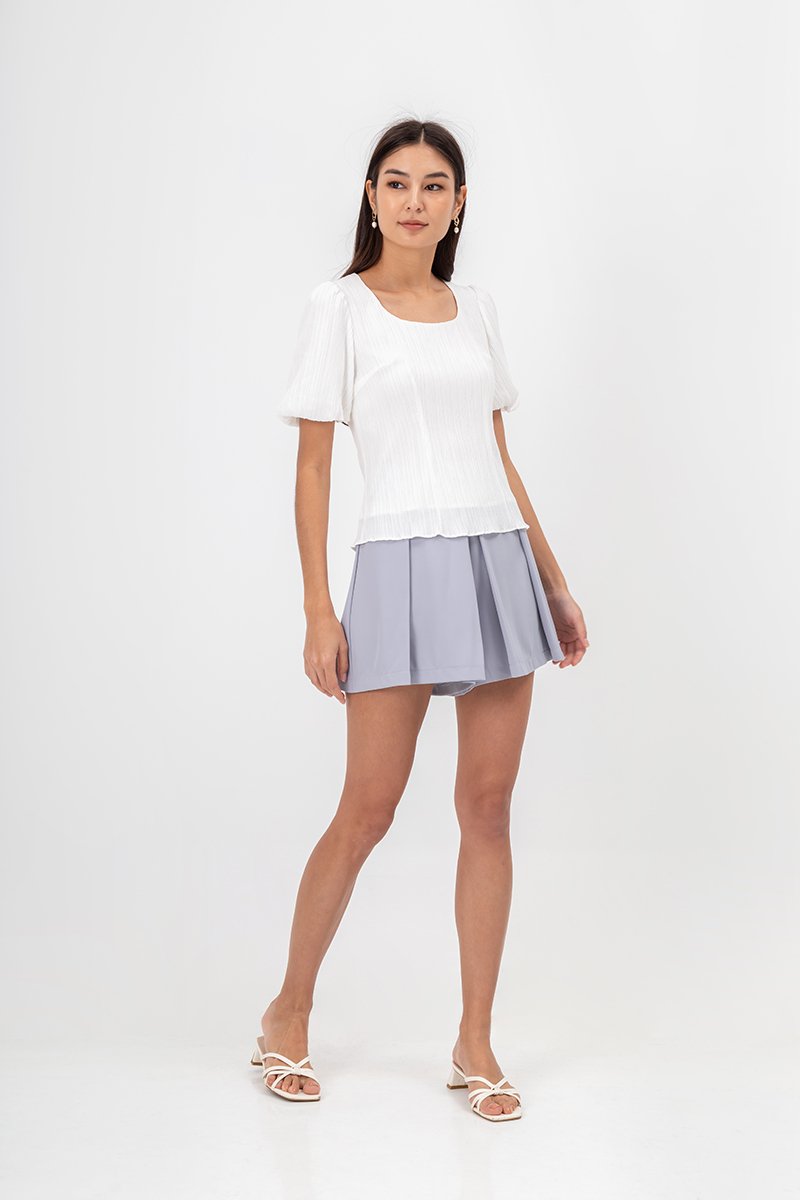 LICIA TEXTURED SCOOP NECK PUFF SLEEVE TOP