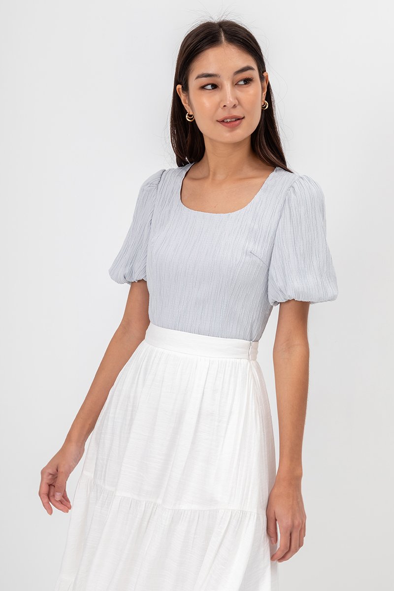 LICIA TEXTURED SCOOP NECK PUFF SLEEVE TOP